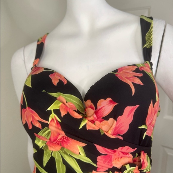 St. John's Bay Floral One Piece Swimsuit Size 10. - Picture 3 of 14